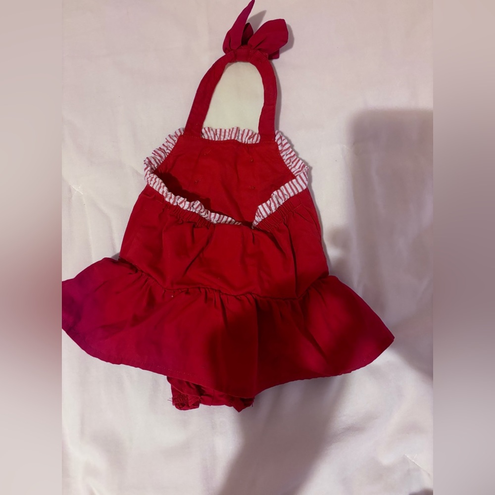 Like new used once only 0-3 months Gymboree. Brand